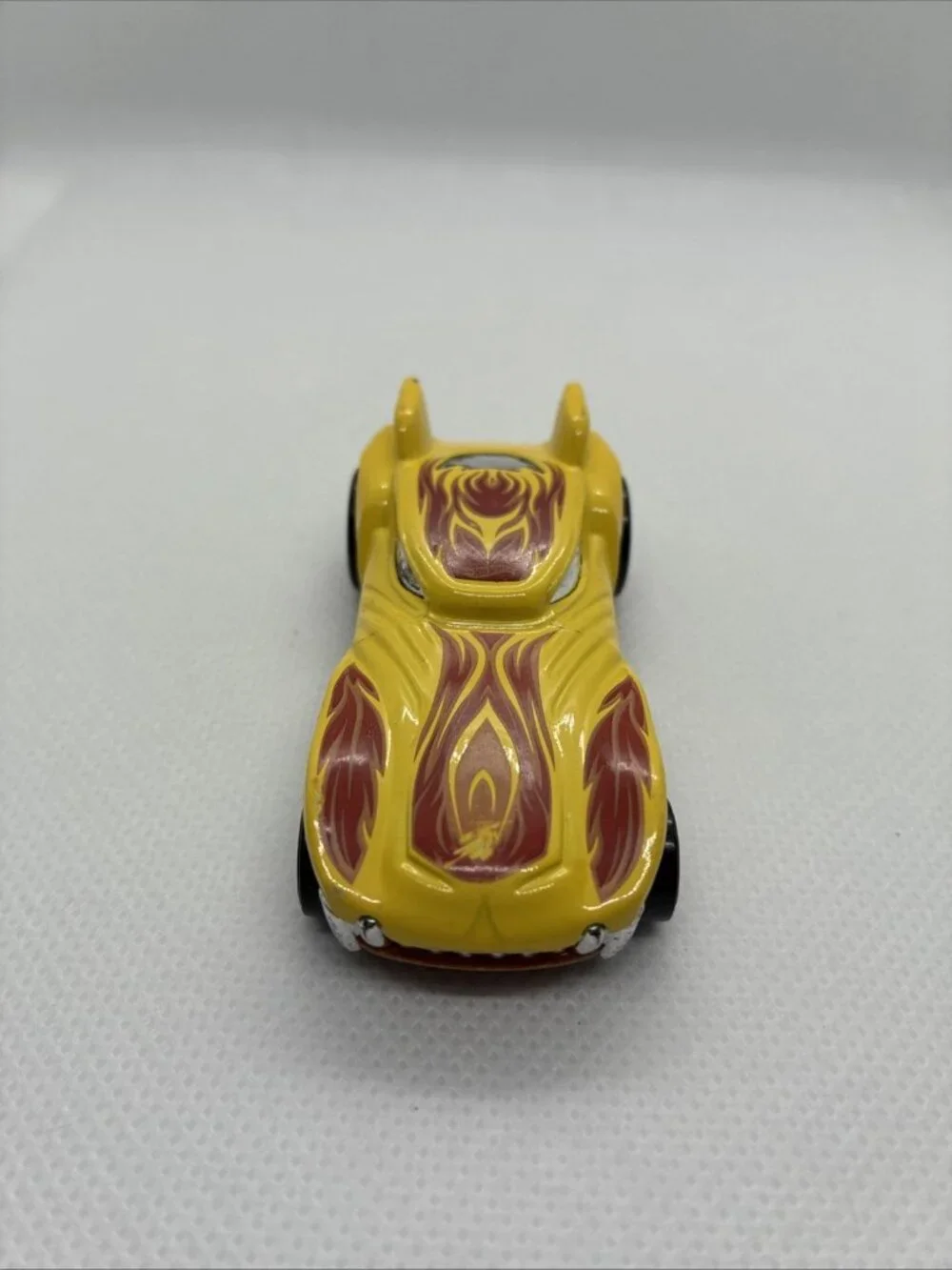 Hot Wheels Howlin Heat Yellow Red Flames Diecast Car 2010 Mattel Loose